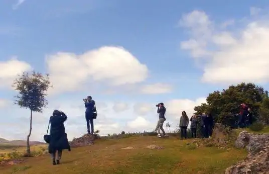 The photo studio is a space in which communication students conduct photoshoots and explore the different camera features, perspectives, and more while developing their projects. 